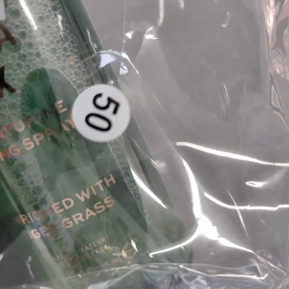 Revolution Aura Fix Aventurine Fixing Spray 2.87oz Tiger Grass Makeup Setting